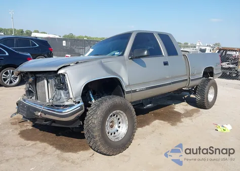 1998 Chevrolet K1500 Fleetside z USA, uszkodzony, nr VIN 1GCEK19R0WE127348